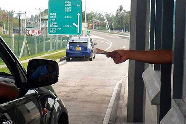 දින 3කදී අධිවේගයේ ආදායම රු මිලියන 163 පනී