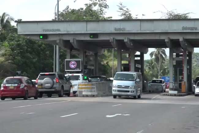 ගෙවුනු දින 4ට ගම්බිම් බලා යෑමට වාහන ලක්ෂ 5ක් අධිවේගයට