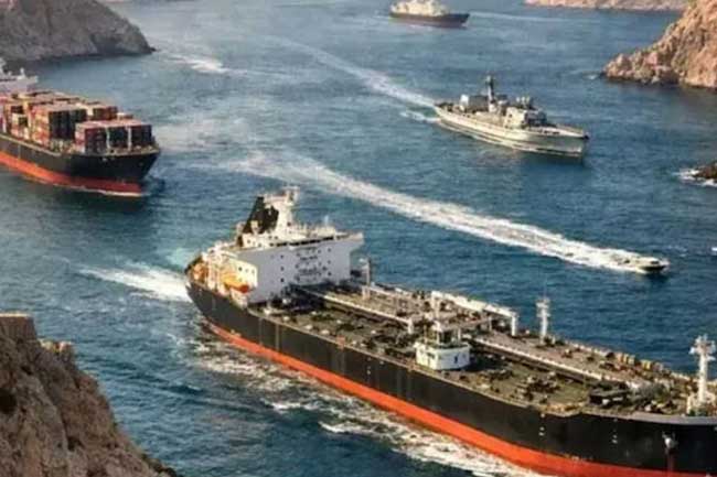 ඉරානයෙන් පිටත් වූ තවත් නෞකා දෙකකට හෝමුස් තරණයට අමෙරිකාවෙන් බාධා