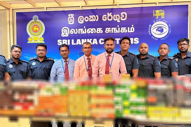 විදෙස් දුම්වැටි සමඟ චීන ජාතිකයින් 6ක් ගුවන්තොටේදී කොටු