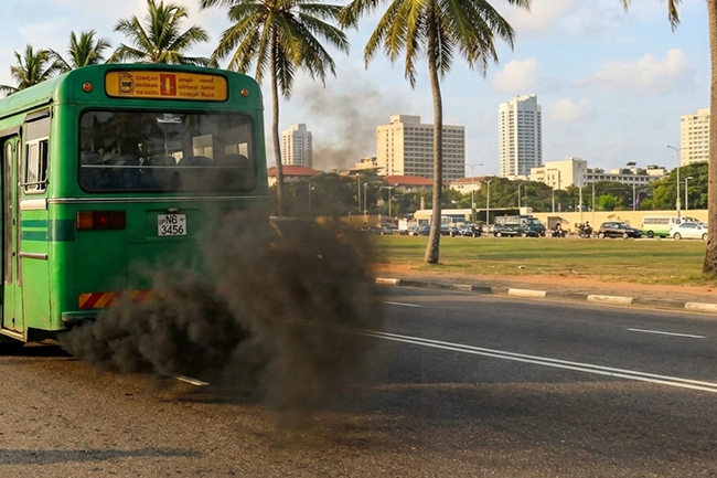 කළු දුම නිකුත් කරන වාහනවලට නීති දැඩිවෙයි