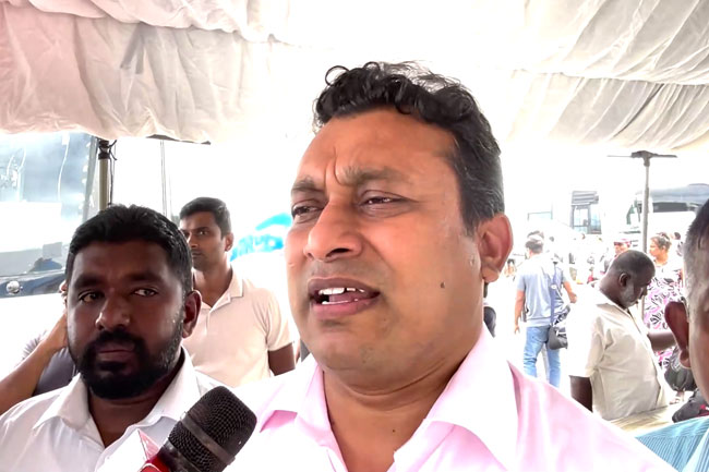 ඉදිරියේ දී ලංගම බස් ගාස්තු ගෙවීම කාඩ් ක්‍රමවේදයට පමණයි - ලංගම සභාපති