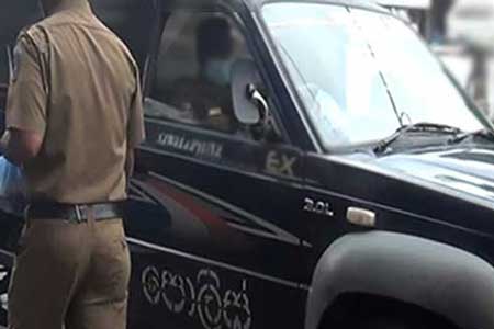 අතින් පයින් පහරදී අම්මාව ඝාතනය කළ නරුම පුතෙක් අත්අඩංගුවට