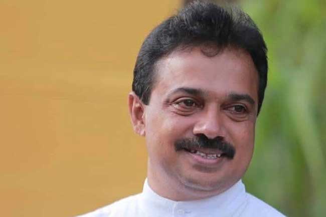 හිටපු පා.ම. සම්පත් අතුකෝරළට තියුණු ආයුධ ප්‍රහාරයක්