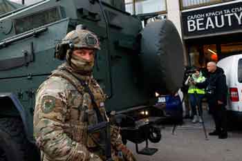 යුක්‍රේනයේ වෙඩි තැබීමකින් පුද්ගලයින් 6දෙනෙකු මරුට