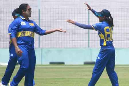 චමරිගේ තුන්ඉරියව් දක්ෂතා ශ්‍රී ලංකාව දිනවයි