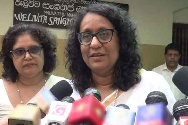 තමාට එරෙහිව විශ්වාසභංගයක් එනතුරු බලා සිටින අගමැතිනිය