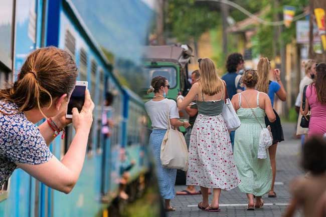 වසරේ මේ දක්වා සංචාරක පැමිණීම 840,000 පනී