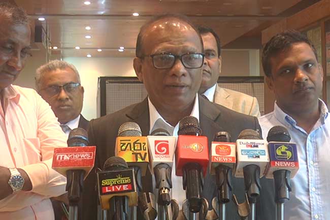 හැකර්වරුන්ට ඩොලර් ගෙවූ රාජ්‍ය නිලධාරින්ට එරෙහිව දැඩි පියවර ගන්නා බව අනුර කරුණාතිලක කියයි 