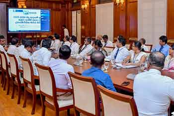 ජනපති සහ දේශීය ආදායම් දෙපාර්තමේන්තුවේ නිලධාරීන් අතර සාකච්ඡාවක්