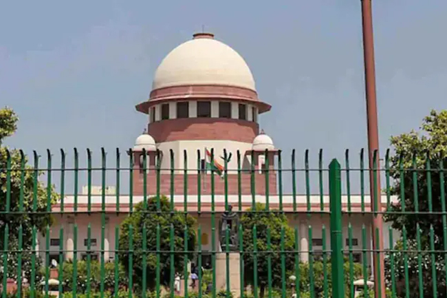 15 හැවිරිදි දැරියකගේ ගබ්සාව ගැන ඉන්දීය  ශ්‍රේෂ්ඨාධිකරණයෙන් මධ්‍යම රජයට දෝස්මුරයක්