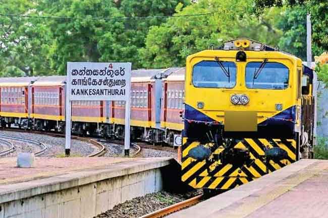 'යාල් දේවී' හා 'උත්තර දේවී' තවමත් ධාවනයට එක්කර නෑ -  දුම්රිය ස්ථානාධිපතිවරු