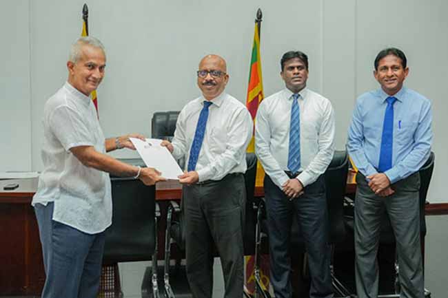 ශ්‍රී ලංකා ක්‍රිකට් පරිවර්තන කමිටුවේ සාමාජිකයින් කිහිප දෙනෙකුට පත්වීමේ ලිපි 