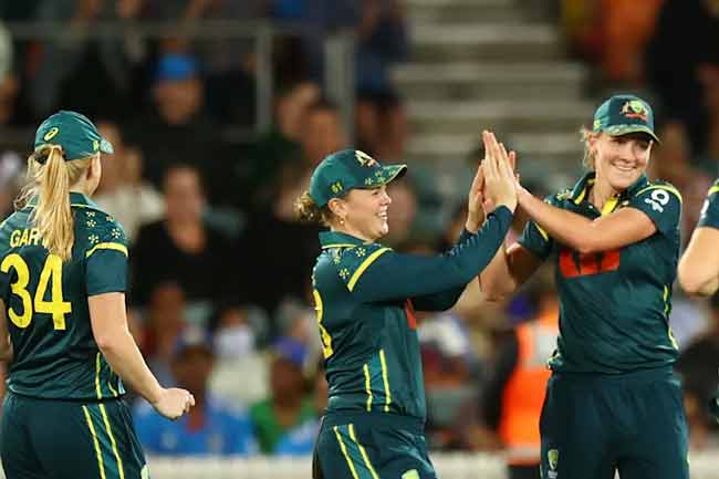 කාන්තා T20 ශ්‍රේණිගත කිරීම්වල ඔස්ට්‍රේලියාව තවදුරටත් පෙරමුණේ 