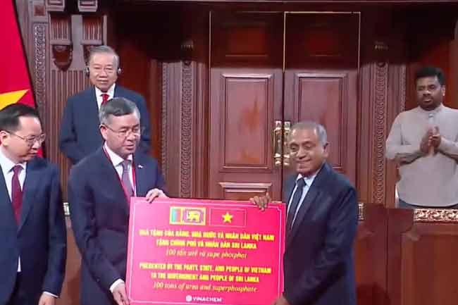 වියට්නාමයෙන් මෙරටට මෙට්‍රික් ටොන් 100ක පොහොර සහනාධාරයක් 