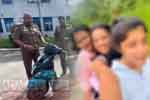 හෙල්මට් නැතිව යතුරුපැදියේ යන හැටි වීඩියෝ කළ තරුණියන් අත්අඩංගුවට