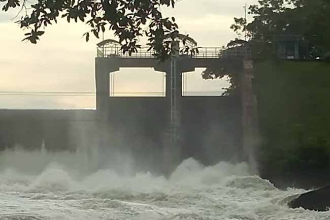 දැදුරුඔය, රාජාංගනය සහ අංගමුව ජලාශවල වාන් දොරටු තවදුරටත් විවෘත කෙරේ 