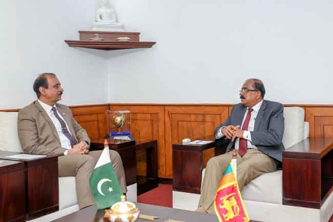 මෙරට පාකිස්තාන මහ කොමසාරිස් නියෝජ්‍ය ආරක්‍ෂක ඇමති හමුවෙයි 