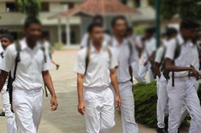 අධික වැසි මැද තෙලිජ්ජවිල රාජකීය විද්‍යාලයේ ශ්‍රේණි කිහිපයකට නිවාඩු