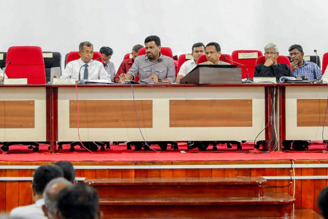 අධි අවදානම් තැනින් ඉවත්ව වෙනත් තැනක පදිංචි වීමේ අවසන් තීරණයට ජුනි 15 තෙක් කල් දෙයි