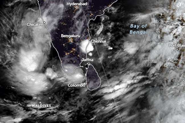 ඉදිරි පැය 36 තුළ පද්ධතිය ශ්‍රී ලංකාවෙන් ඉවතට - ප්‍රදේශ කිහිපයකට මි.මී 150 පමණ ඉතා තද වැසි