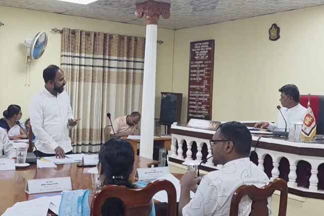 හැටන් දික්ඔය නගර සභා රැස්වීම ලබන 21 වෙනිදා දක්වා කල් තබයි 