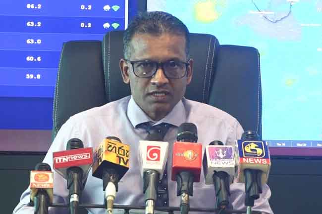 නායයෑම් අනතුරු ඇඟවීම් තවදුරටත් දීර්ඝ කෙරේ