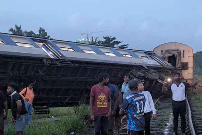 වනවාසල දුම්රිය අනතුරෙන් මගීන් 12කට තුවාල
