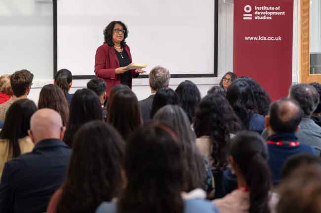 දේශපාලනය සංවර්ධනයෙන් වෙන් වූ දෙයක් නොවෙයි - අගමැති හරිනි