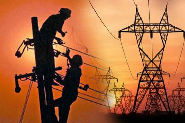 අධිබලැති විදුලි රැහැනක් කැඩී මැල්සිරිපුර අවට ප්‍රදේශ රැසක විදුලිය ඇනහිටී