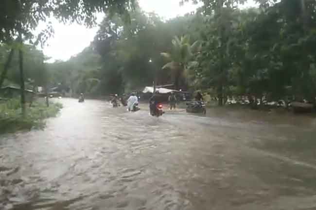 ප්‍රදේශ කිහිපයකට මිලිමීටර් 300 ඉක්මවූ වැසි
