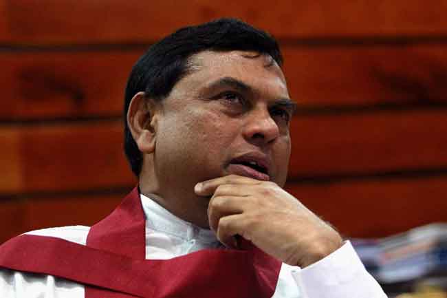 බැසිල් රාජපක්ෂට වරෙන්තු