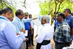 ආරක්ෂක නියෝජ්‍ය ඇමති නාවික හමුදාවේ වයඹ සහ උතුරුමැද නාවික විධානයන් භාවිත කරන ඉඩම් නිරීක්ෂණය කරයි