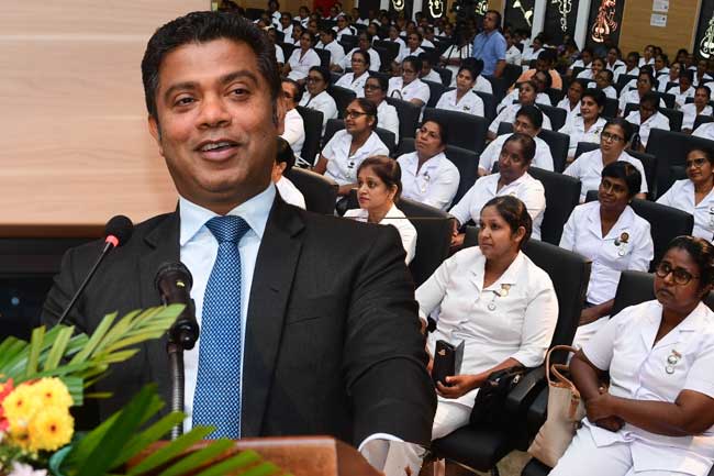 පවුල් සෞඛ්‍ය සේවා නිලධාරිනියන්ට රජයෙන් යතුරුපැදි