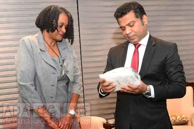 සෞඛ්‍ය හා ජනමාධ්‍ය අමාත්‍යවරයා සහ මෙරට කියුබානු තානාපතිවරිය අතර සාකච්ඡාවක්