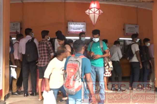 මාස දෙකක ටිකට් ප්‍රමාදය නිසා දුම්රිය දෙපාර්තමේන්තුවට බර පාඩු