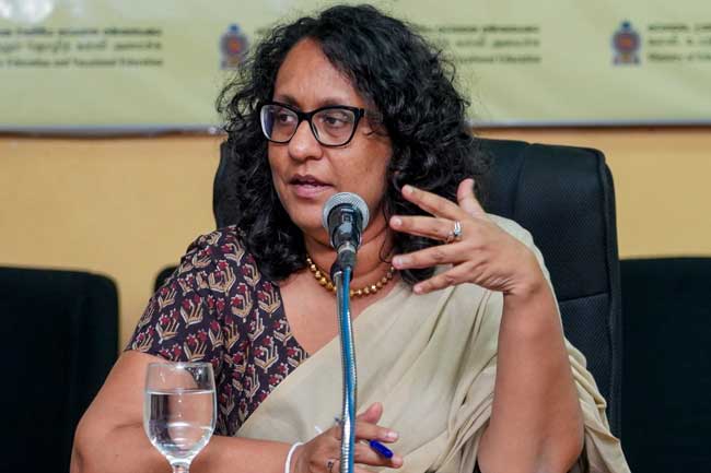 නව්‍යකරණය වූ උසස් පෙළ වෘත්තීය විෂය ධාරාවක් සැකසිය යුතුයි - අගමැතිනිය