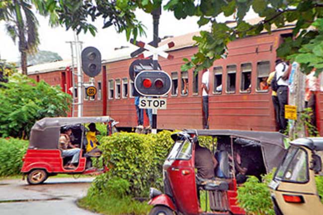 අද සිට හෙට දක්වා කොටා පාර දුම්රිය හරස් මාර්ගය වසා තැබේ