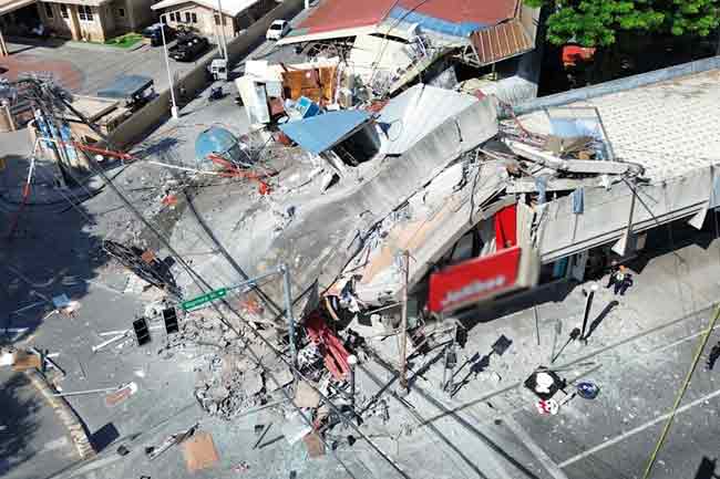 පිලිපීනයේ භූ කම්පනයෙන් තිදෙනෙකු මරුට