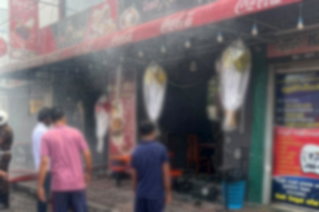 තලවතුගොඩ හෝටලයක ඇති වු ගින්නකින් සිව්දෙනෙකුට තුවාල