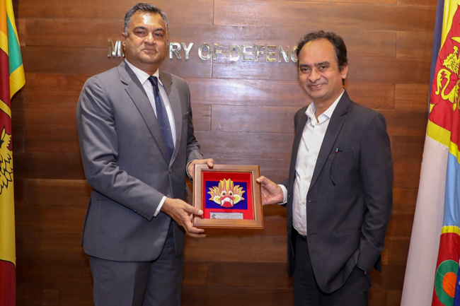 නික්ම යන ඉන්දීය නියෝජ්‍ය මහකොමසාරිස් ආරක්‍ෂක ලේකම්