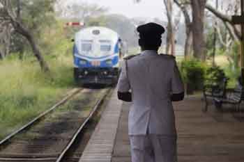දුම්රිය නියාමකවරුන් හෙට සංකේත වැඩ වර්ජනයක