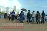 ගෝල්ෆේස් මුහුදු තීරයේ නාන්න ගිය සිසුන් තිදෙනෙකු ගසාගෙන යයි