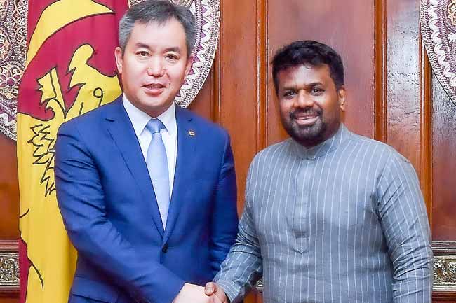 ජනපති සහ චයිනා හාබර් ඉංජිනේරු සමාගමේ සභාපති අතර හමුවක්