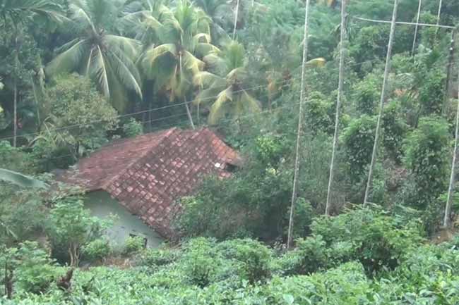 මාකදුර බස්නකන්ද නායයෑමේ අවදානමක් - පවුල් හයක් ඉවත් කරයි