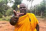 ශාසනයෙන් නෙරපූ රාජාංගනේ සද්ධාරතනට පහරදීමක්