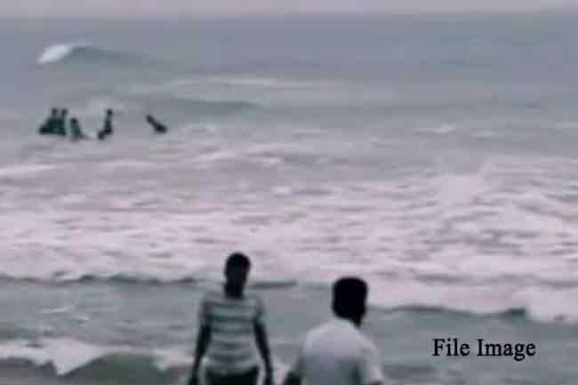 අලුත්ගම මුහුදේ ගිලී පුද්ගලයෙකු මරුට