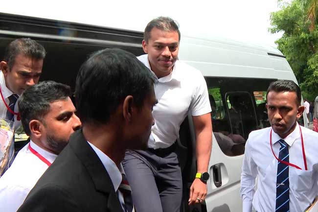 අත්අඩංගුවට ගත් යෝෂිත අධිකරණයට රැගෙන එයි