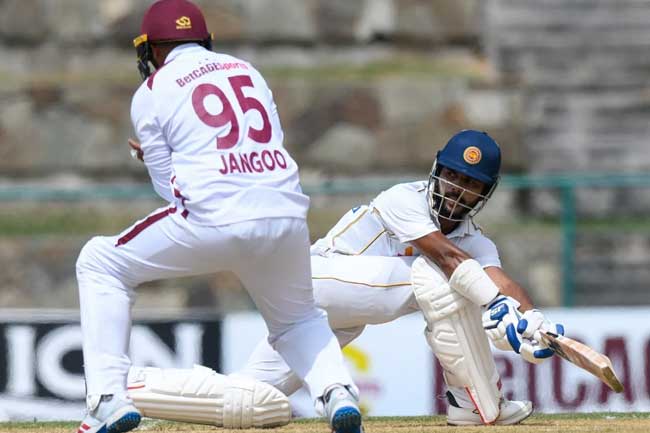 ධනංජයගේ ශතකයෙන් ශ්‍රී ලංකාව හිස ඔසවයි