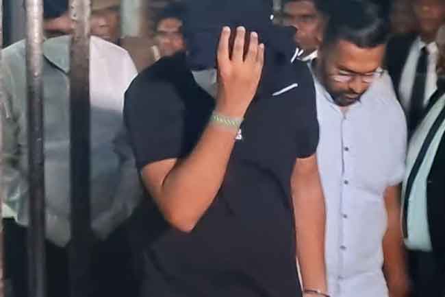 චරිත්, රඛිත සහ අරුණ අල්ලස්වලින් දේපළ අත්පත් කරගත්තාදැයි විමර්ශන